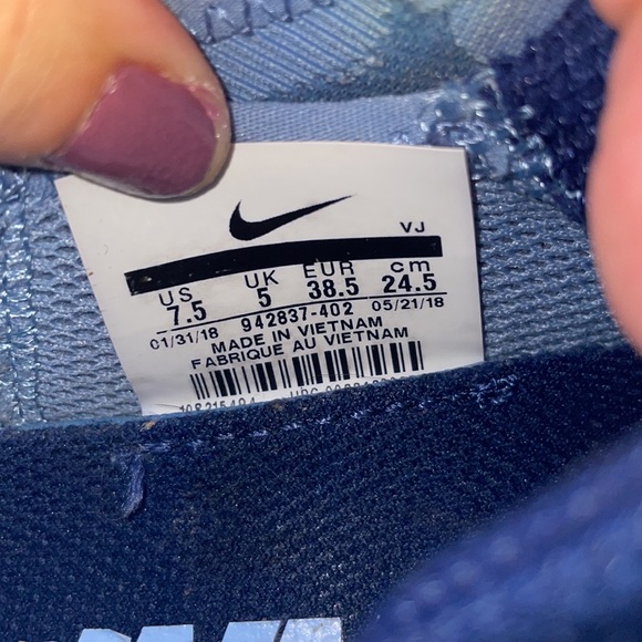 Nike running shoe - Picture 5 of 5